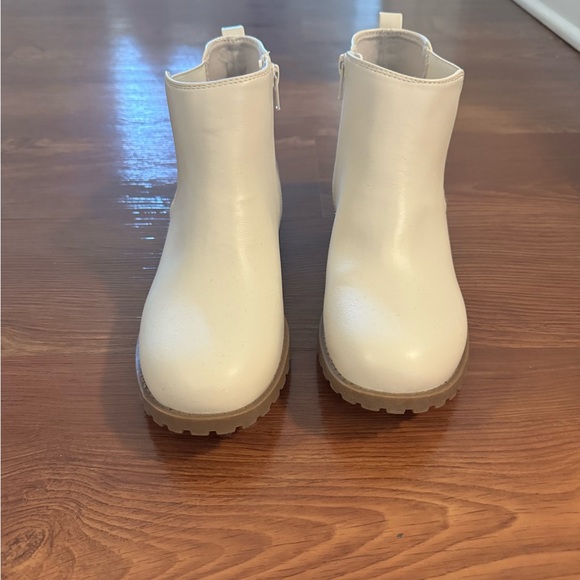 White ankle booties - Picture 2 of 6